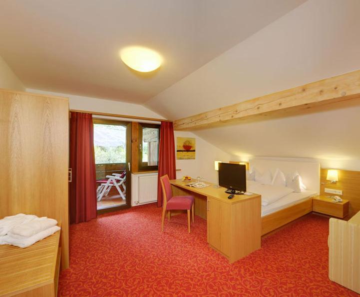 Hotel Laurin Lagundo Esterno foto